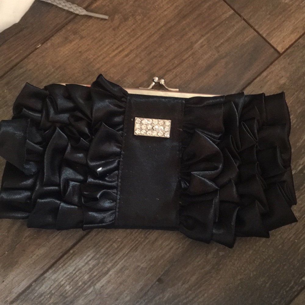 black clutch